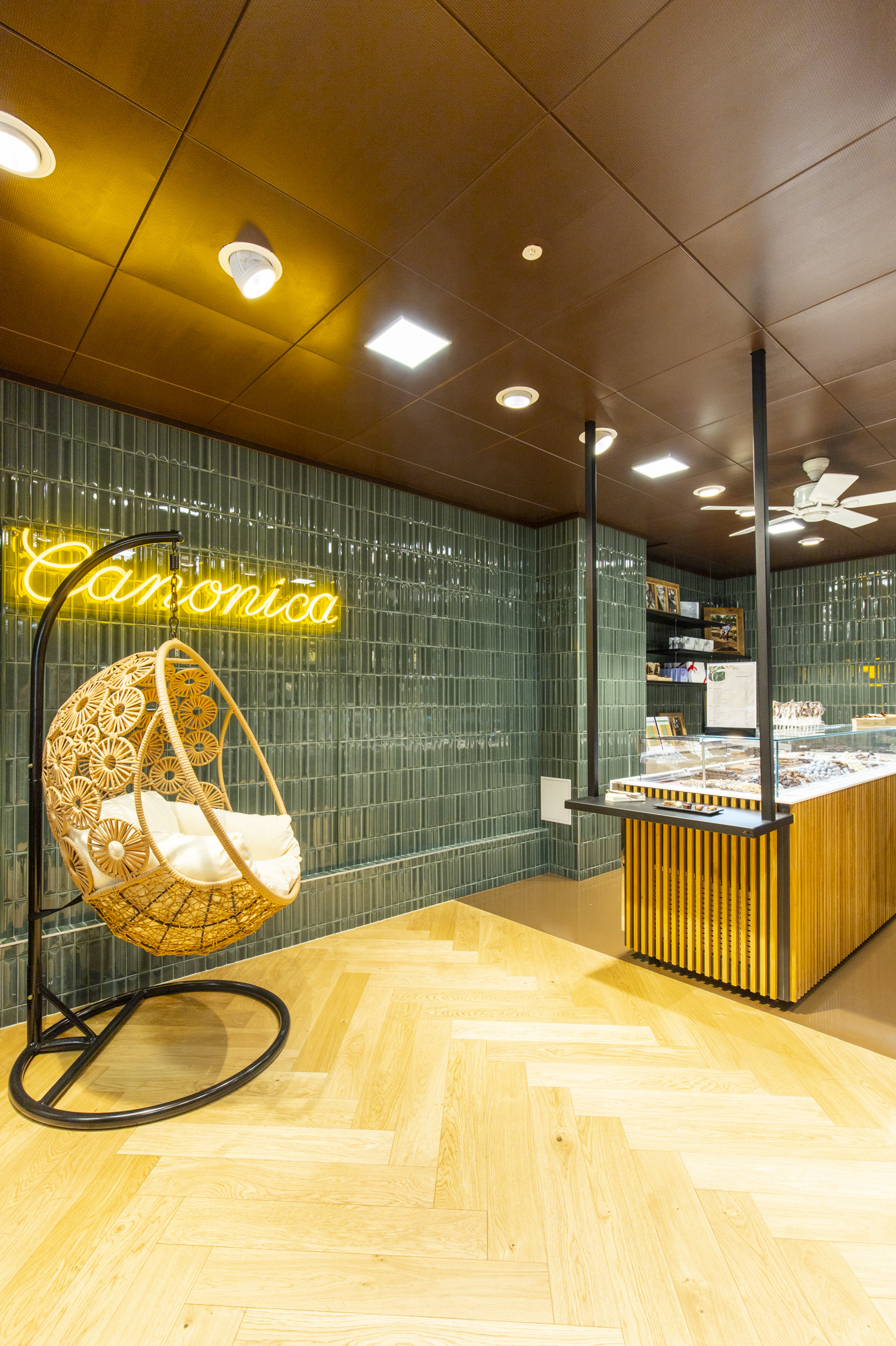 photo d’un projet d’architecte d’intérieur à Genève : la boutique de la chocolaterie Canonica