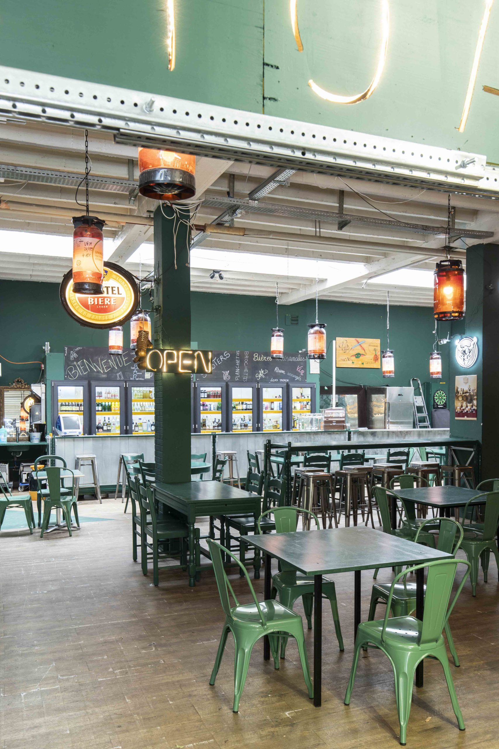 photo d’un projet d’architecte d’intérieur à Genève : Tom's beer , arcade commerciale