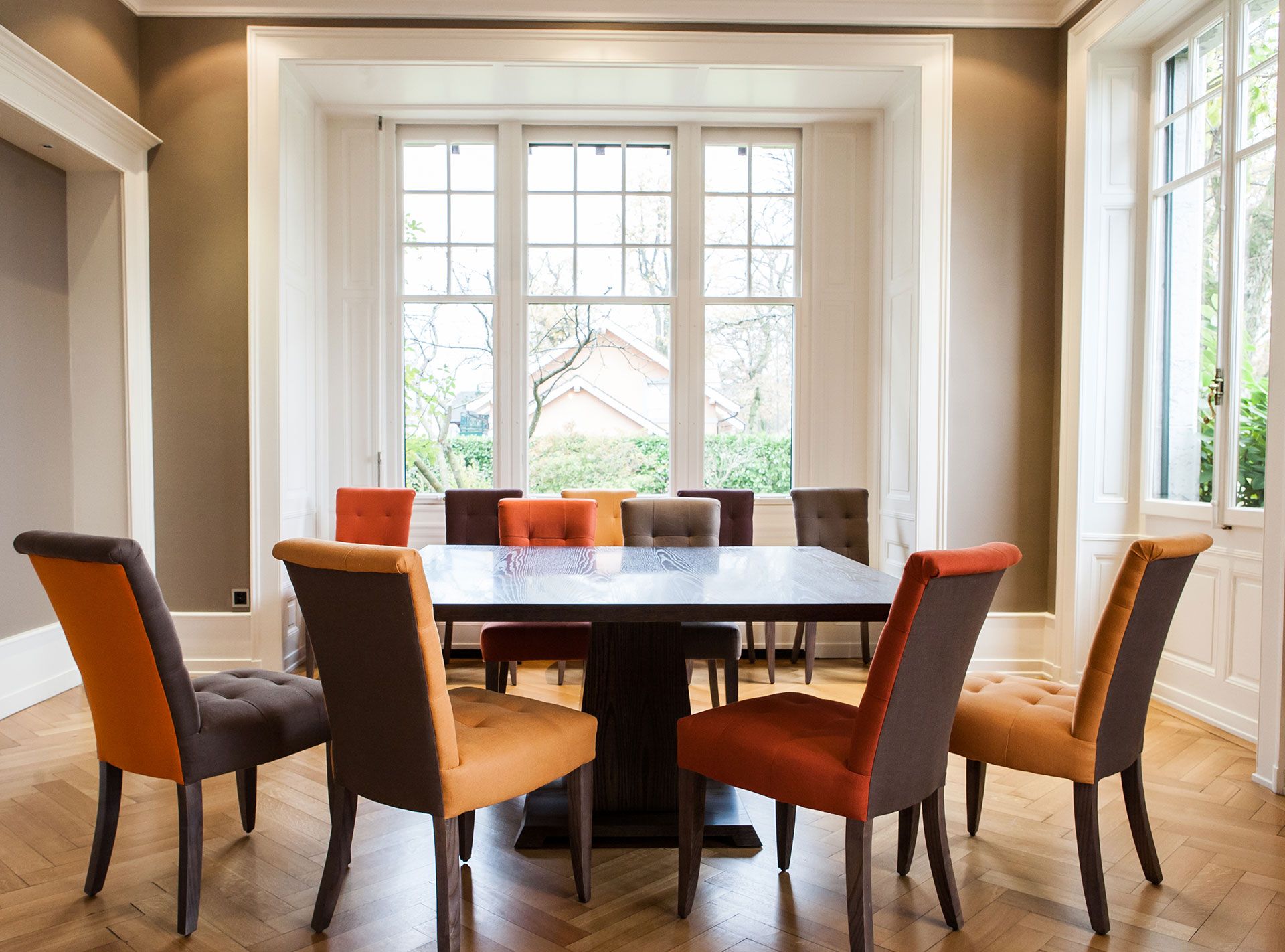 salle à manger d'une maison de maitre à Conches. Réalisation Anne-Laure Ferry-Adam d'ID intérior design, architecte d'intérieur à Genève.