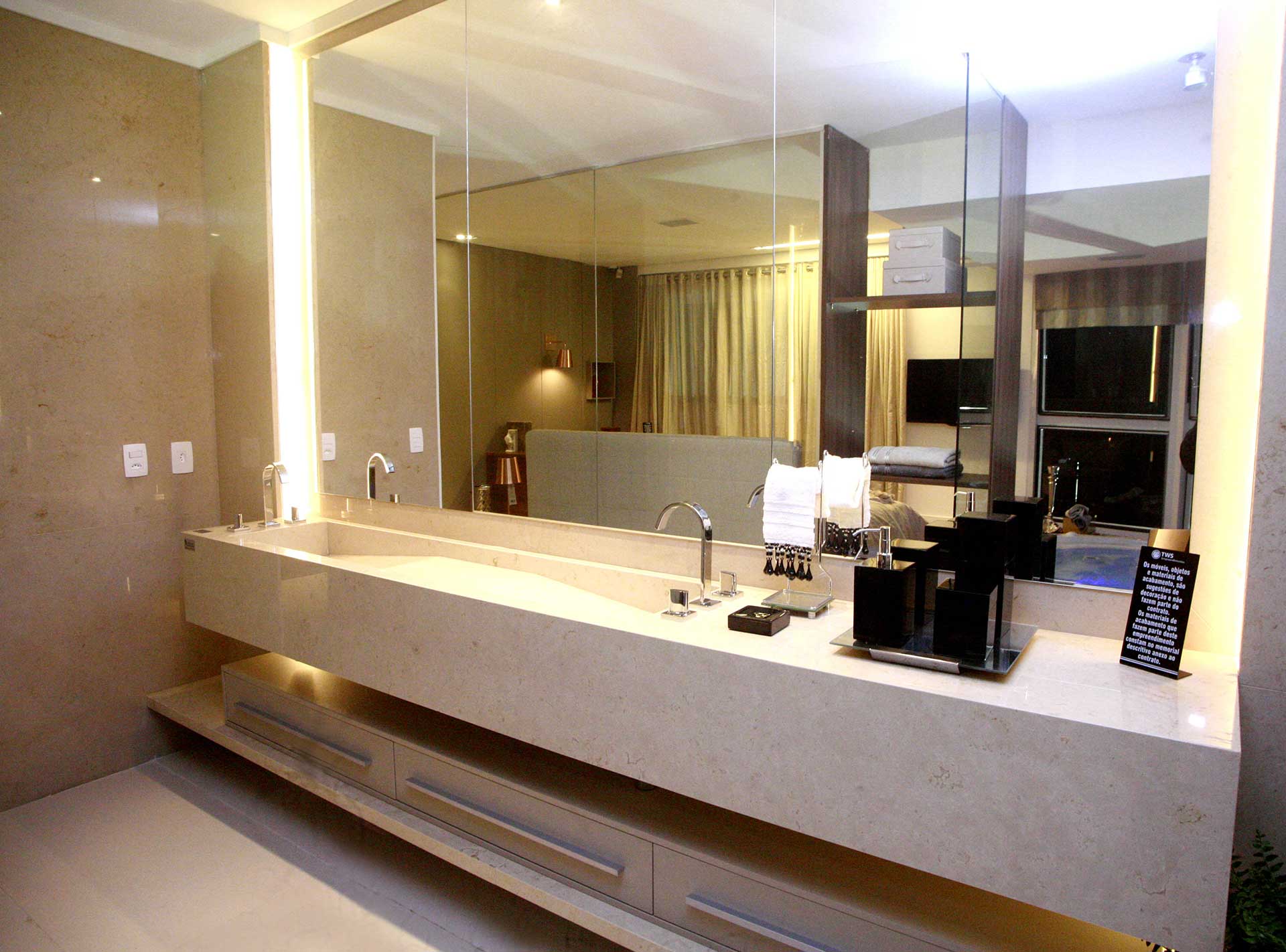 Salle de bains royale de l'appartement de la tour Genève au Brésil. Réalisation ID Interior Design, par Anne-Laure Ferry-Adam, architecte d'intérieur à Genève.