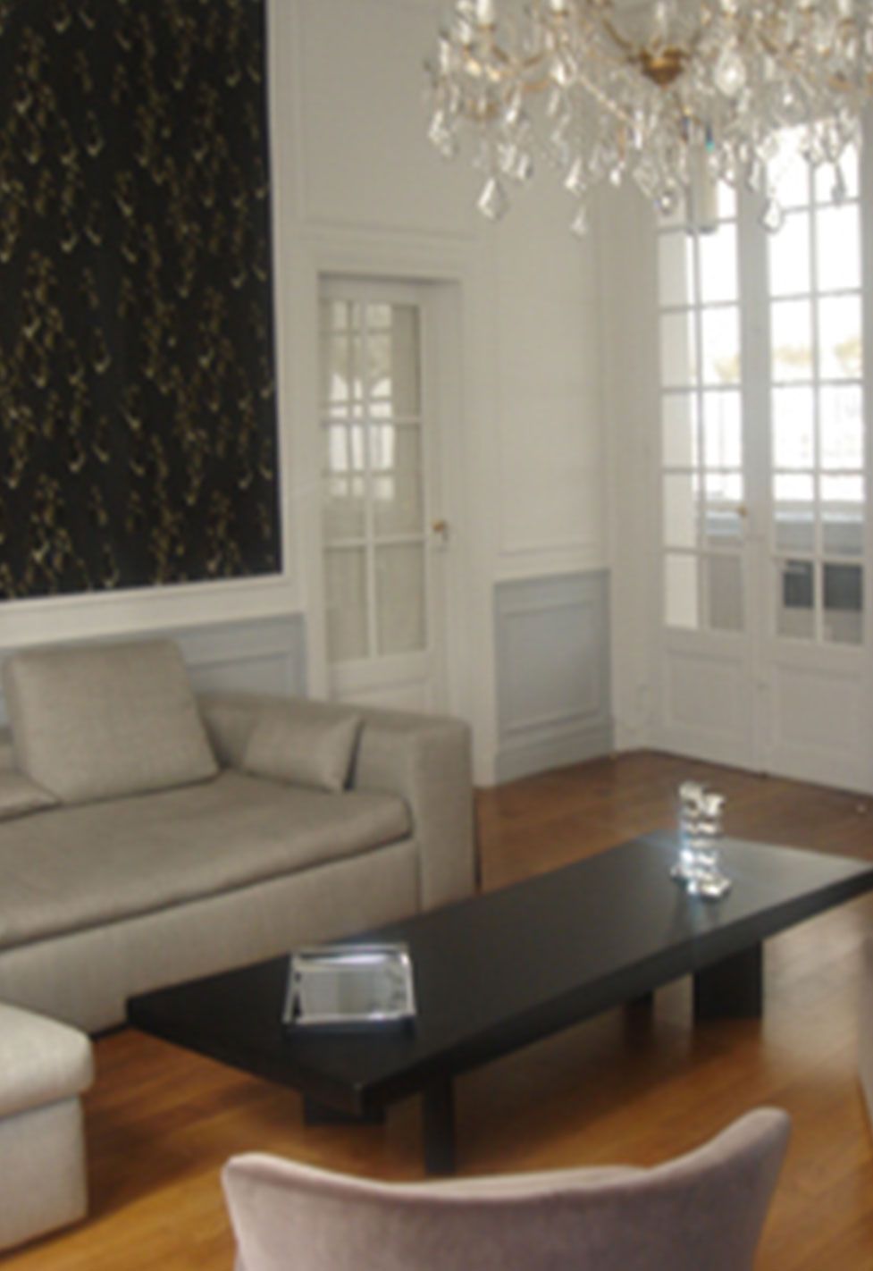 Salon d'un appartement ancien à Paris 6ème. Réalisation ID Interior Design par Anne-Laure Ferry-Adam, architecte d'intérieur à Genève.